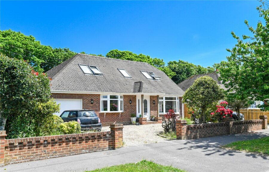 Barton Croft, Barton on Sea, New Milton, Hampshire, BH25 7BT