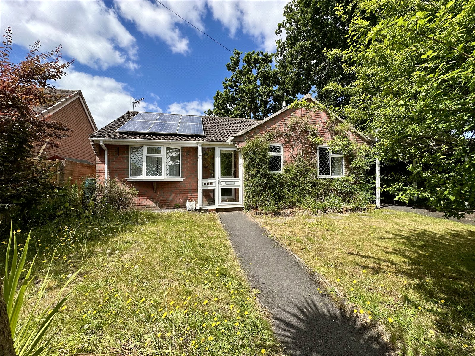 Smugglers Lane North, Highcliffe On Sea, Christchurch, Dorset, BH23 4QJ Mitchells Estate Agents