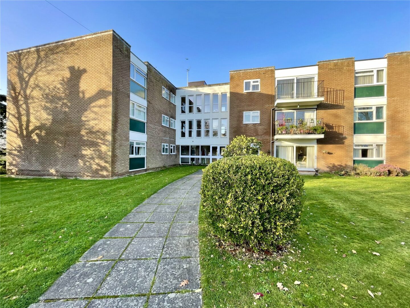 HCE240020_01.jpg