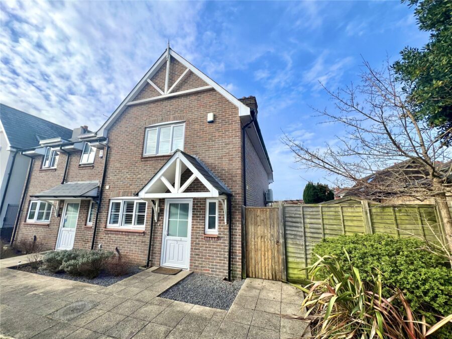 Bryant Close, Christchurch, Dorset, BH23 2FL