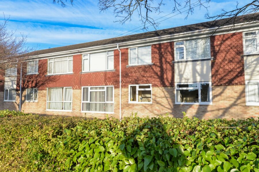 Yew Tree Court, Newlands Road, New Milton, Hampshire, BH25 6PJ