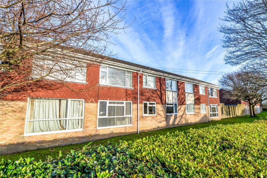 Yew Tree Court, Newlands Road, New Milton, Hampshire, BH25 6PJ