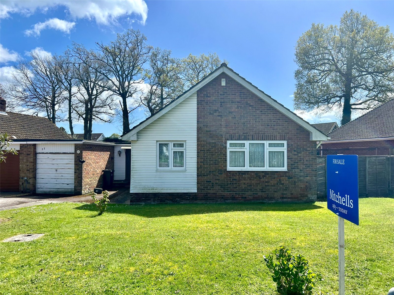 Braemar Drive, Highcliffe On Sea, Christchurch, Dorset, BH23 5NN Mitchells Estate Agents