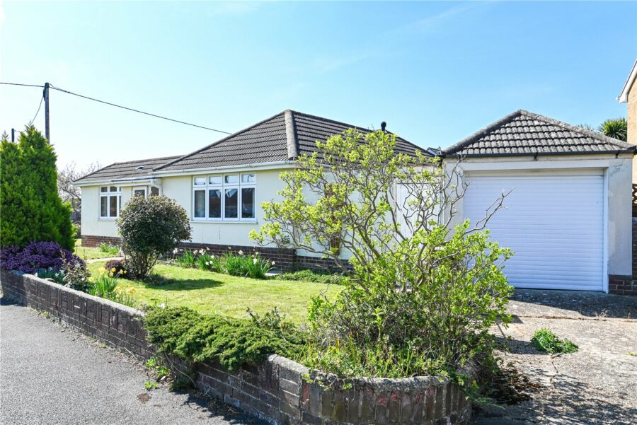 Wavendon Avenue, Barton on Sea, New Milton, Hampshire, BH25 7LR