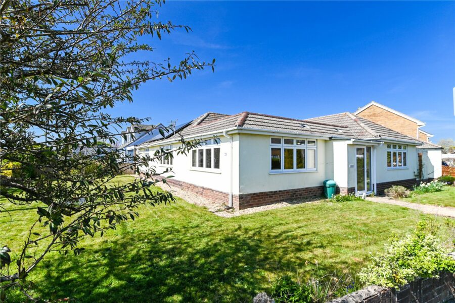 Wavendon Avenue, Barton on Sea, New Milton, Hampshire, BH25 7LR