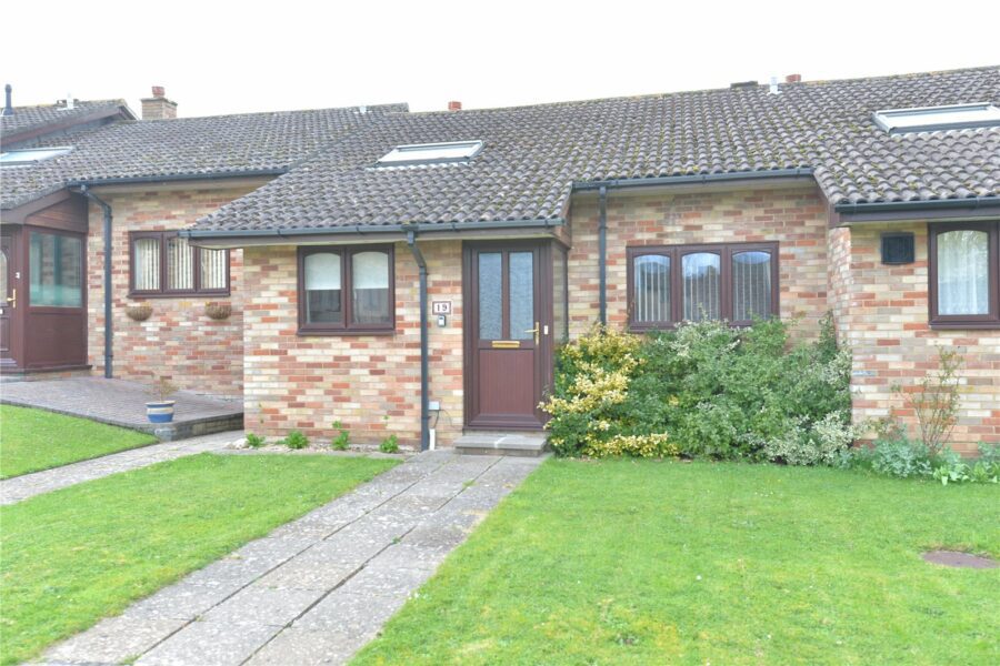 Glengarry, New Milton, Hampshire, BH25 6UA