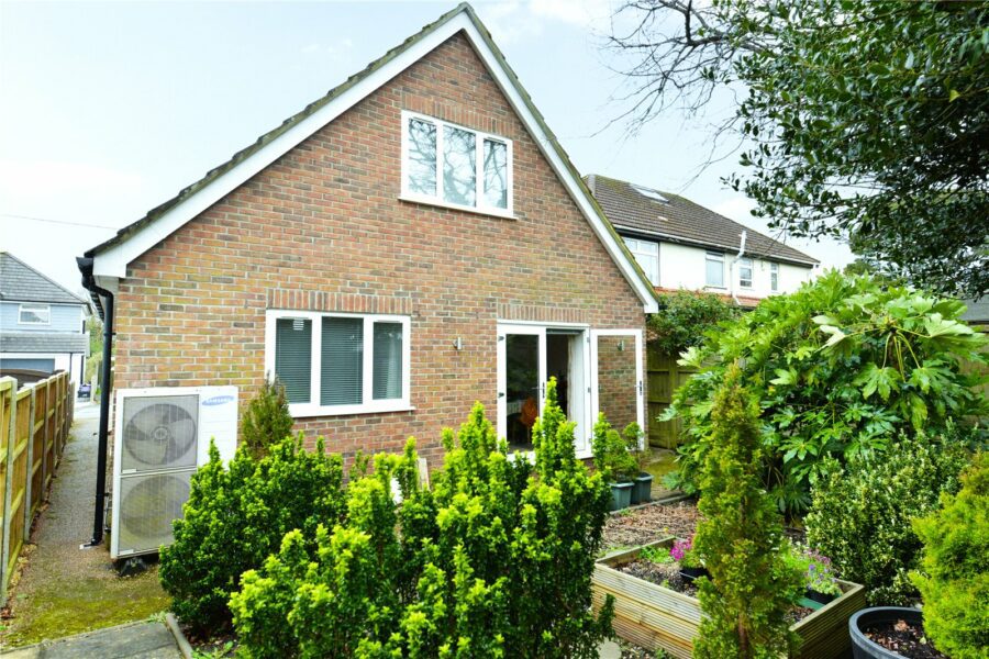 Peckham Avenue, New Milton, Hampshire, BH25 6SL