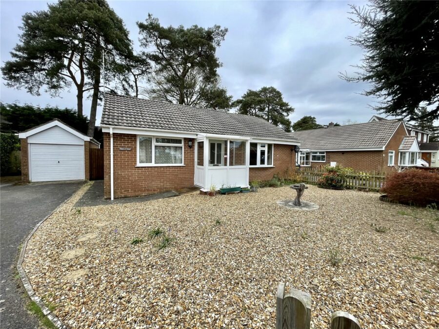 Merryfield Close, Bransgore, Christchurch, Hampshire, BH23 8BS