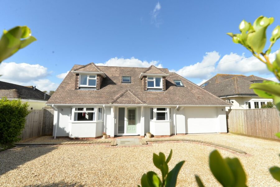 Solent Drive, Barton on Sea, New Milton, Hampshire, BH25 7AW