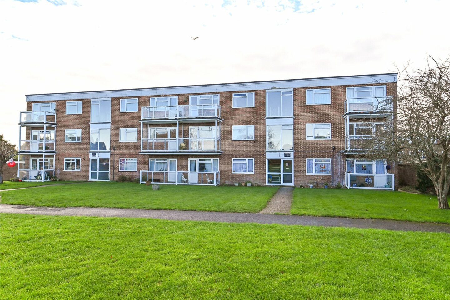 Stirling Court, Stirling Close