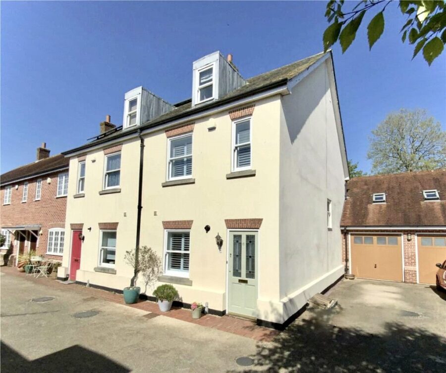 Tamlyn’s Farm Mews, Purewell, Christchurch, Dorset, BH23 1FD