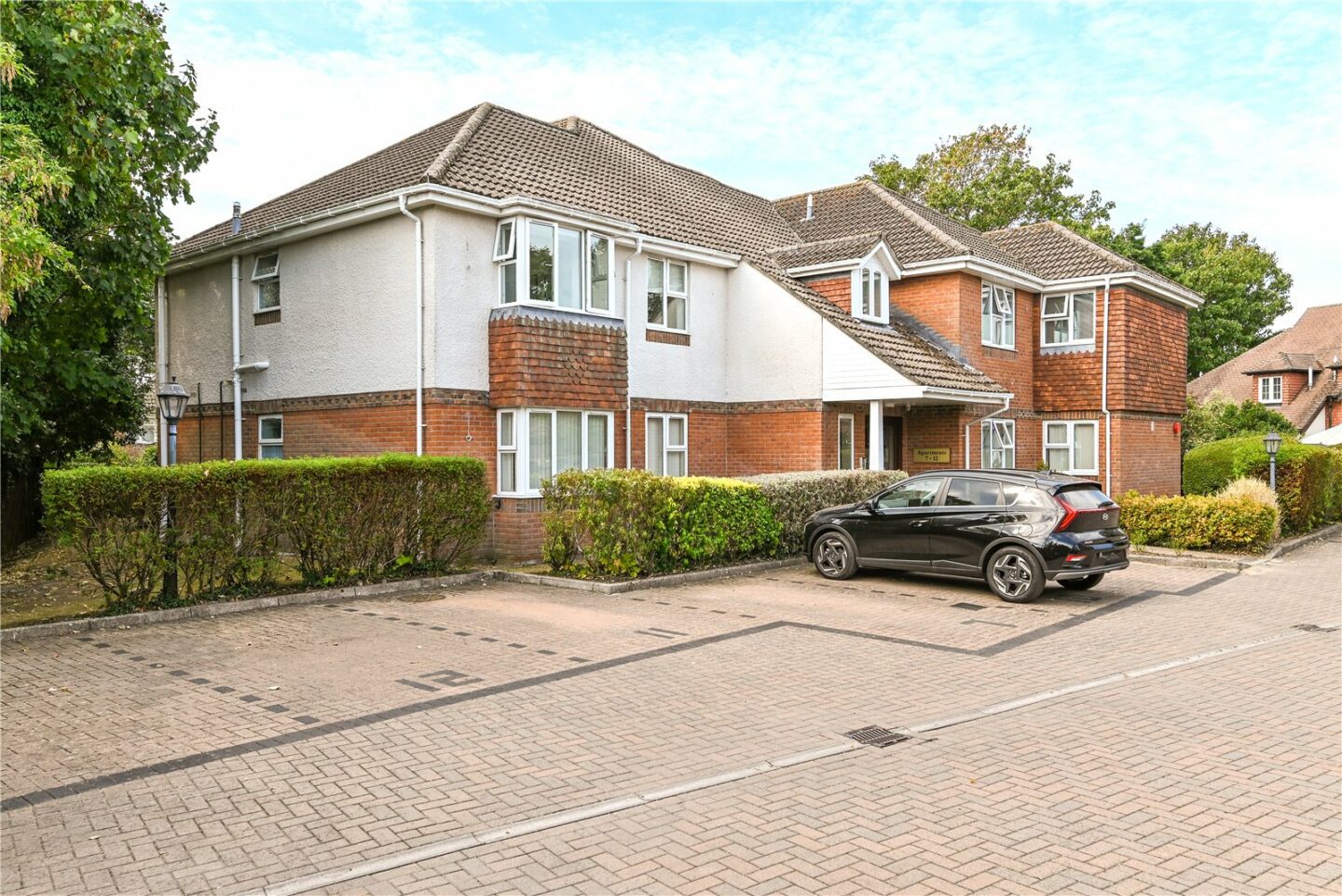 Eleanor Court, Caslake Close