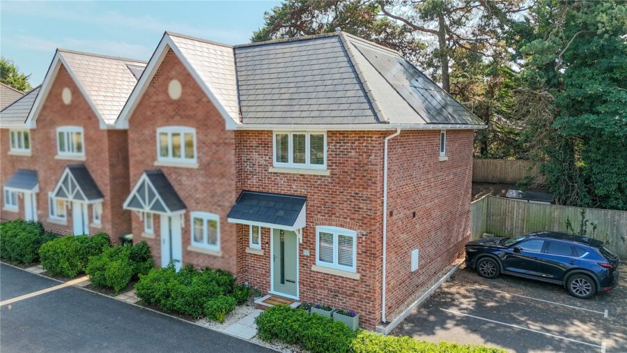 Station Road, Highcliffe On Sea, Christchurch, Dorset, BH23 7DL