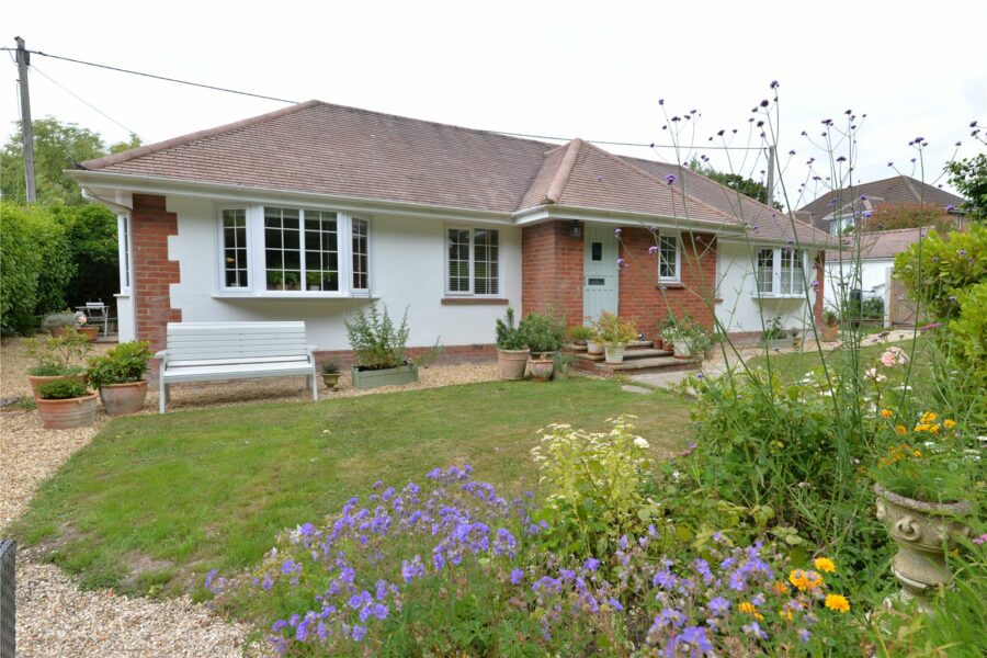 Sunnyfield Road, Barton on Sea, New Milton, Hampshire, BH25 7BZ