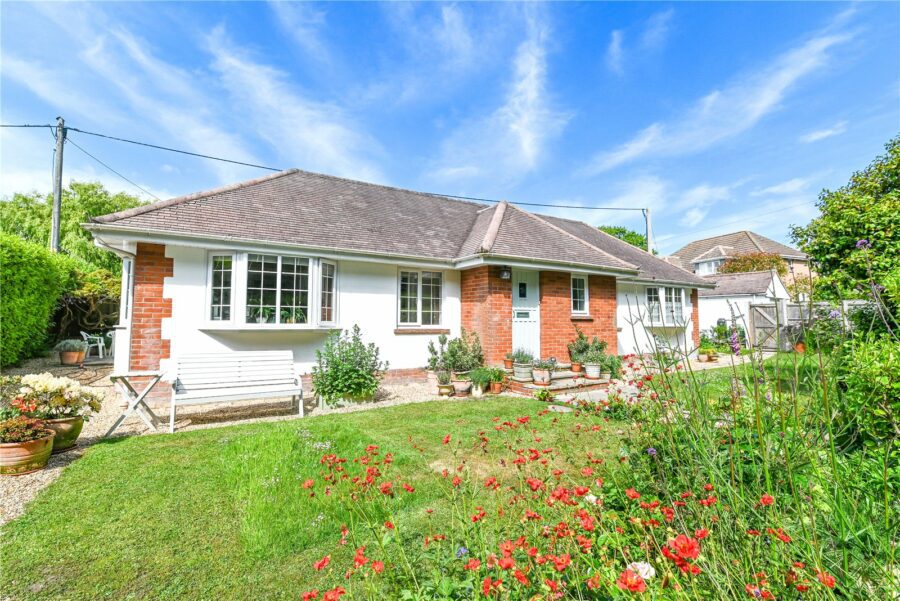 Sunnyfield Road, Barton on Sea, New Milton, Hampshire, BH25 7BZ