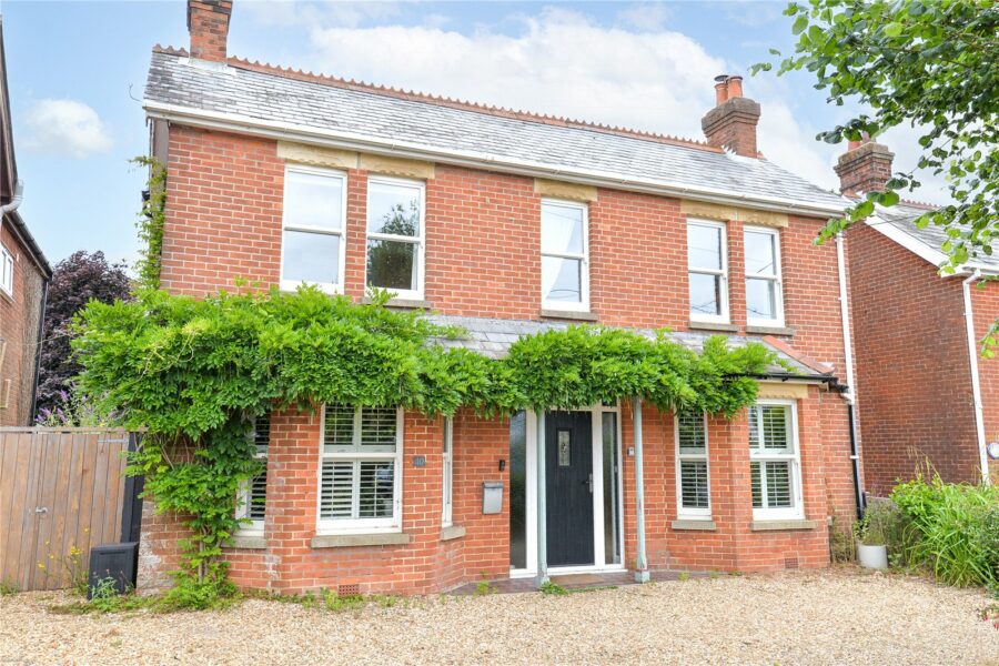 Ashley Lane, Hordle, Lymington, Hampshire, SO41 0GA