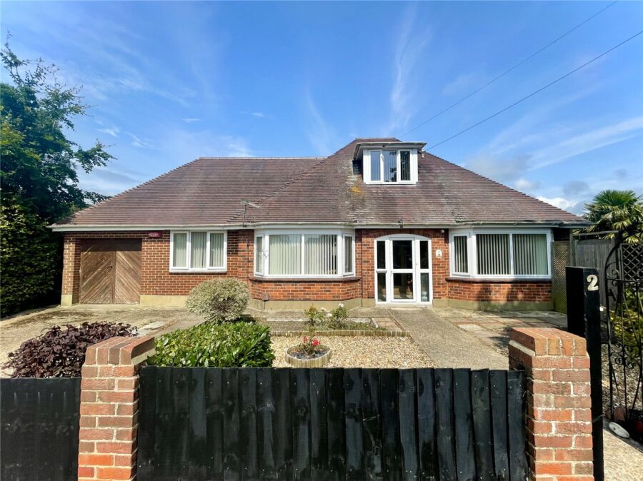 Warren Avenue, Mudeford, Christchurch, Dorset, BH23 3JX