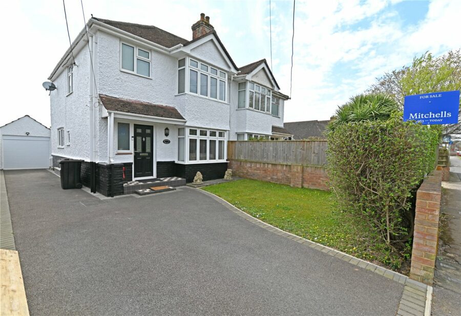 Christchurch Road, New Milton, Hampshire, BH25 6QF