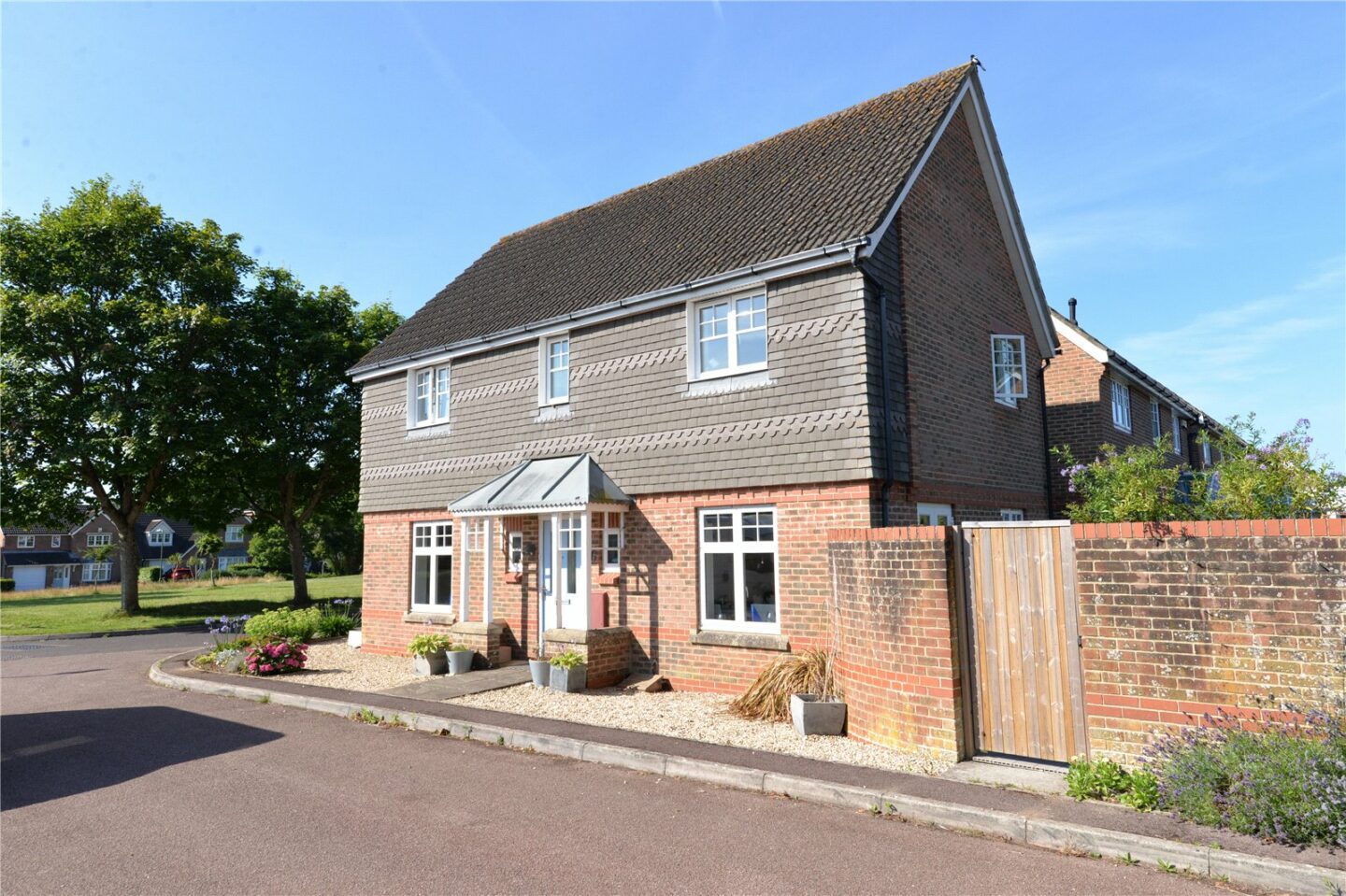 Paddock Gardens, Lymington