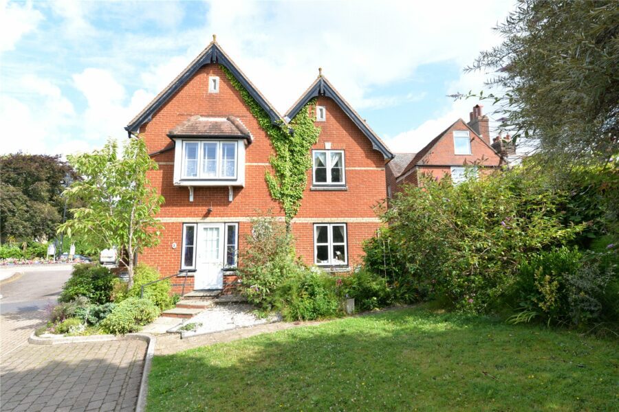 Bucklers Lodge, Anchorage Way, Lymington, Hampshire, SO41 8JP