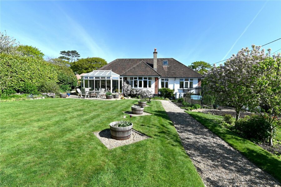 Highlands Road, Barton on Sea, New Milton, Hampshire, BH25 7BN