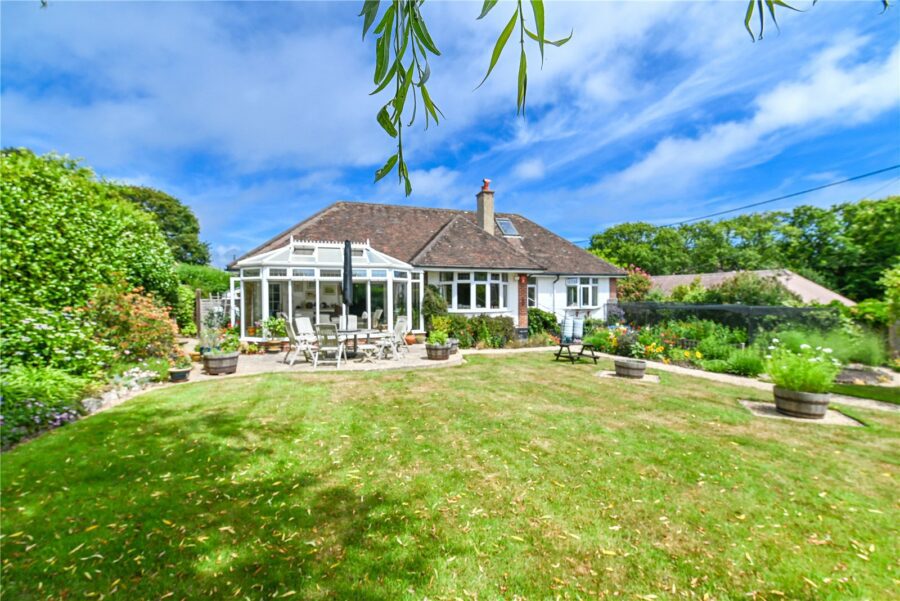 Highlands Road, Barton on Sea, New Milton, Hampshire, BH25 7BN