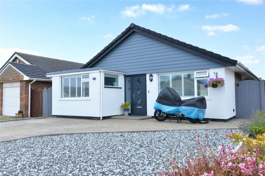 Parkland Drive, Barton on Sea, New Milton, Hampshire, BH25 7LH