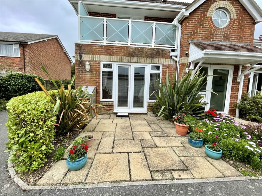 Stuart Road, Highcliffe, Christchurch, Dorset, BH23 5HQ