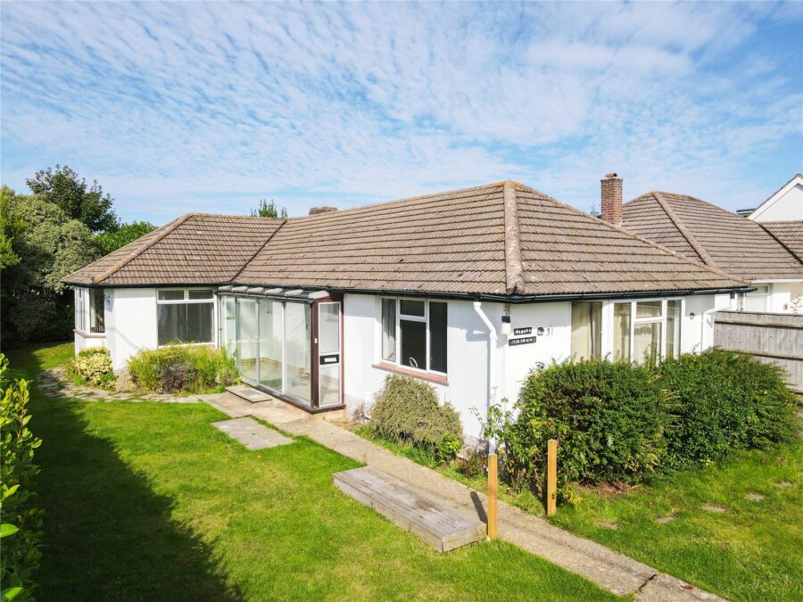 Barton Drive, Barton on Sea, New Milton, Hampshire, BH25 7JQ