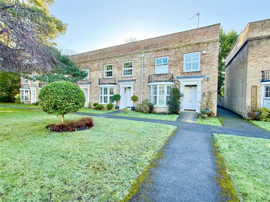 Oakwood Road, Highcliffe, Christchurch, Dorset, BH23 5NY