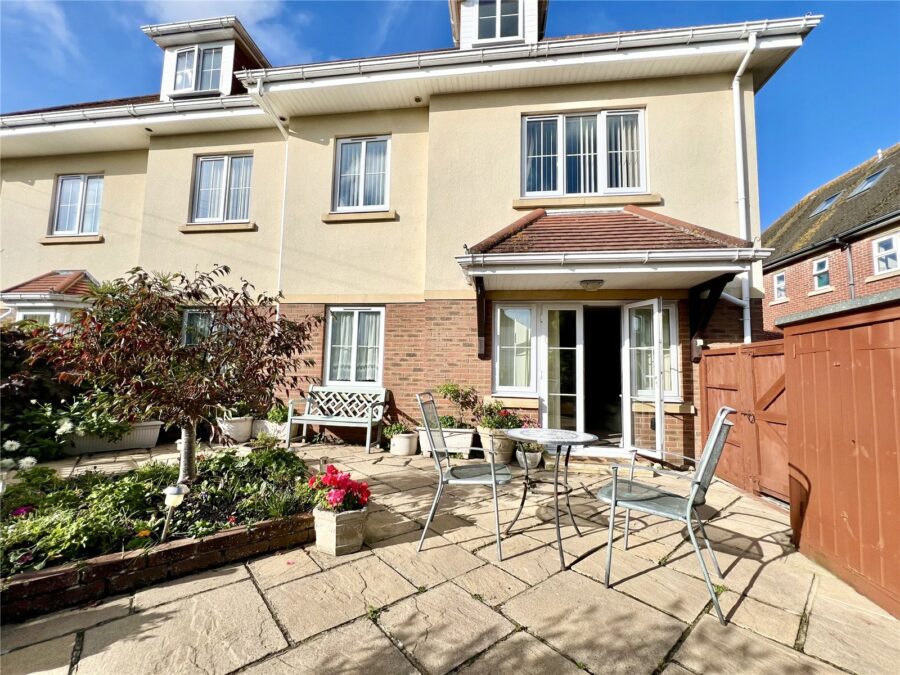 Stuart Road, Highcliffe, Christchurch, Dorset, BH23 5JS