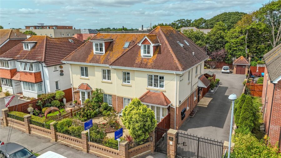 Stuart Road, Highcliffe, Christchurch, Dorset, BH23 5JS