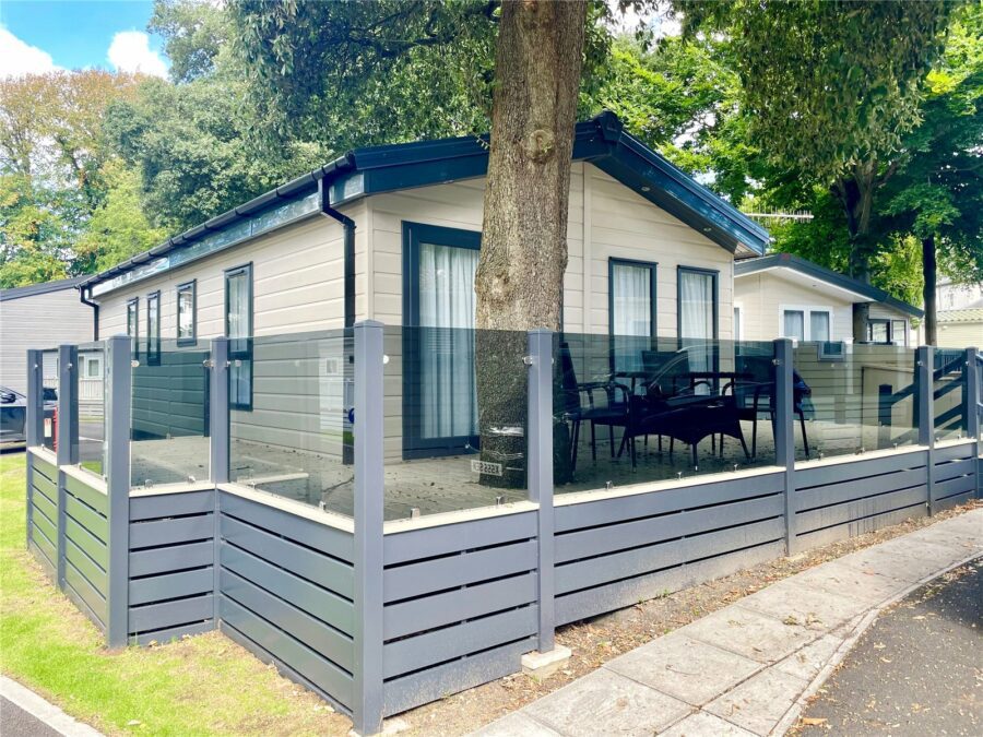 Sandhills Holiday Park, Avon Beach, Mudeford, Christchurch, BH23 4AL