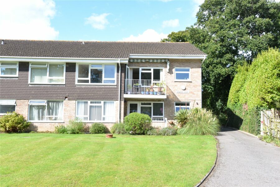 Oakwood Court, Osborne Road, New Milton, Hampshire, BH25 6AB