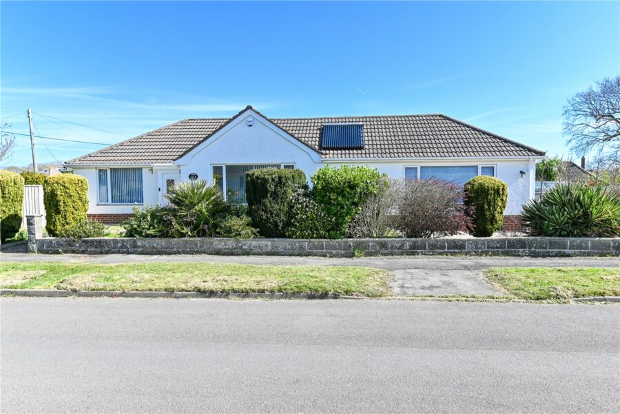 Greenfield Gardens, Barton on Sea, New Milton, Hampshire, BH25 7AT
