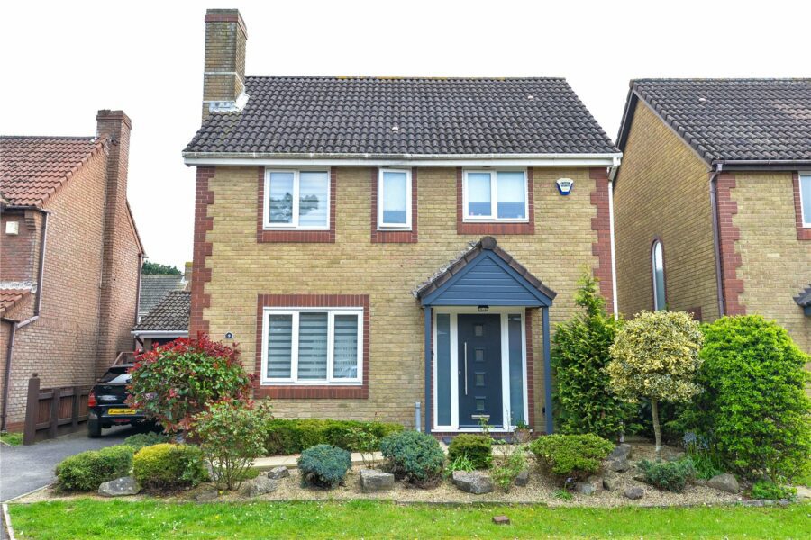 Studley Court, Barton On Sea, New Milton, Hampshire, BH25 7TE