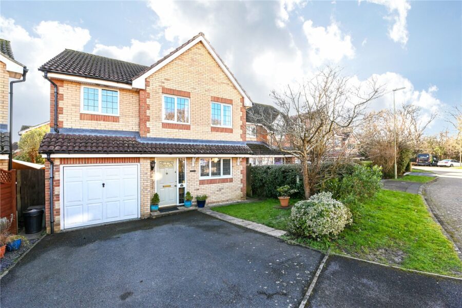 Forest Oak Drive, New Milton, Hampshire, BH25 5NT