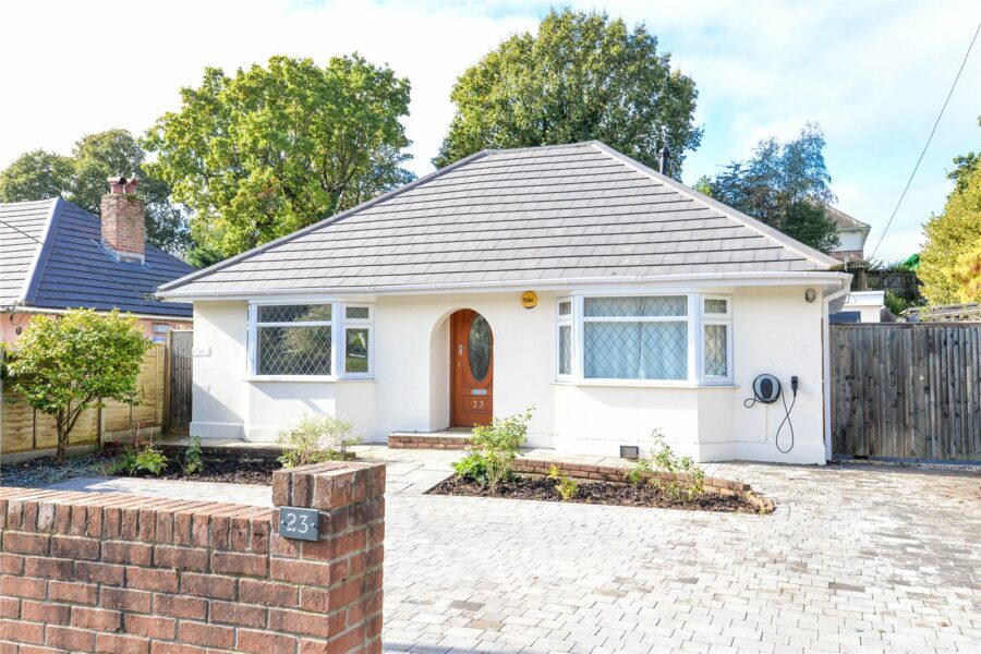 Oakwood Avenue, New Milton, Hampshire, BH25 5DY