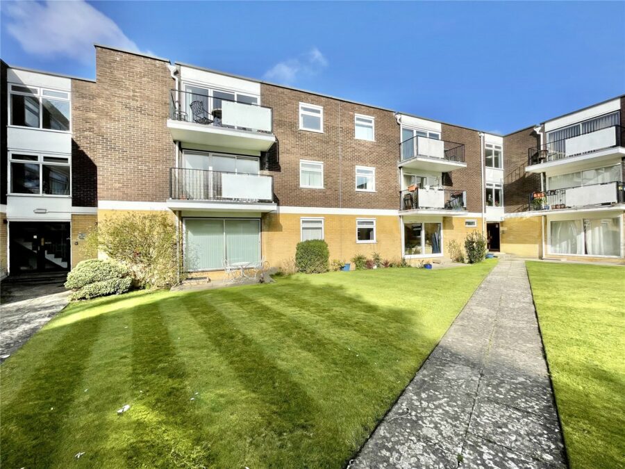 St. Georges Close, Highcliffe On Sea, Christchurch, Dorset, BH23 4LN