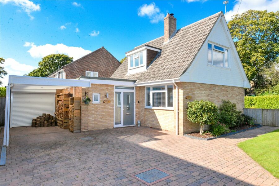 Branksome Close, New Milton, Hampshire, BH25 6BQ