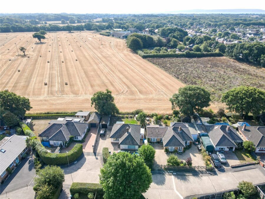 Mallard Close, Hordle, Lymington, Hampshire, SO41 0FH