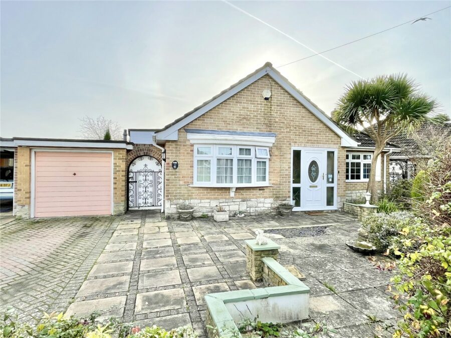 Woodfield Gardens, Highcliffe On Sea, Christchurch, Dorset, BH23 4QA