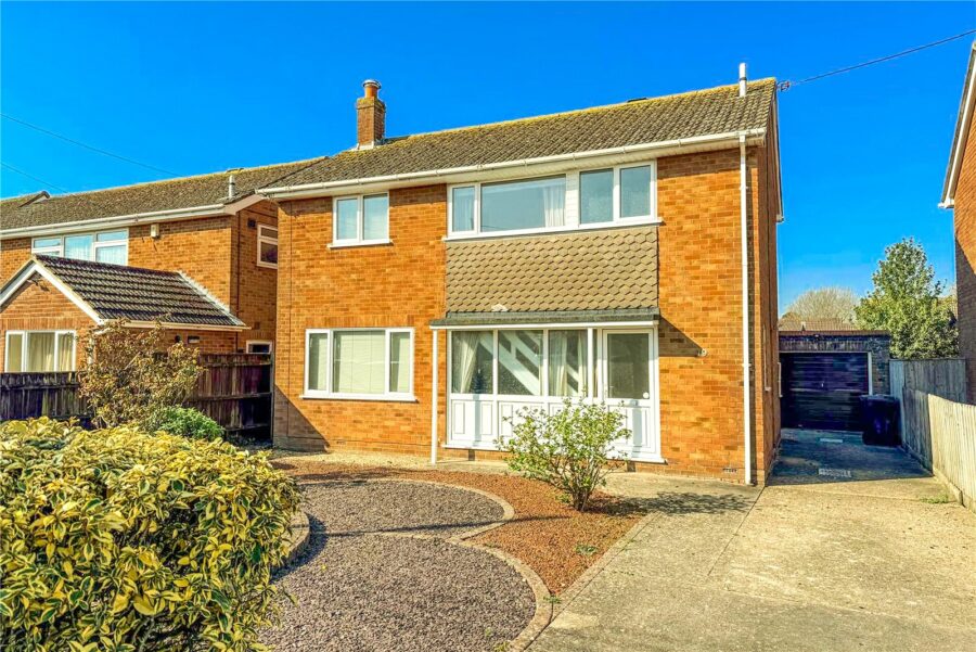 High Ridge Crescent, New Milton, Hampshire, BH25 5BU