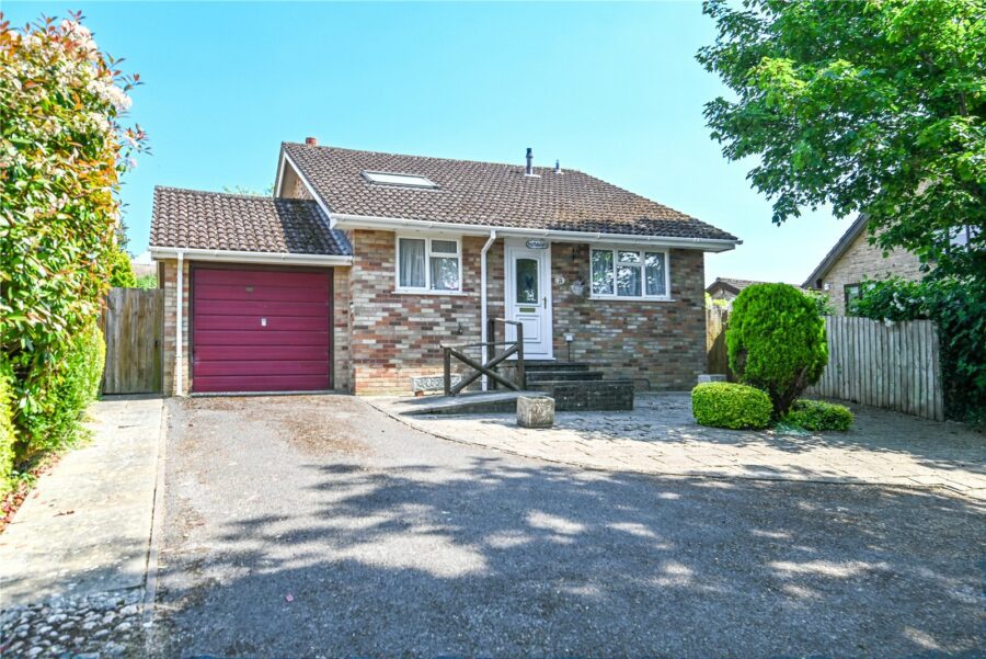 Daneswood Road, New Milton, Hampshire, BH25 6BS