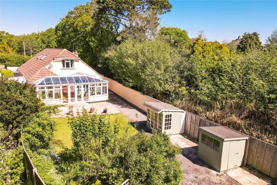 Sunnyfield Road, Barton on Sea, New Milton, Hampshire, BH25 7BZ
