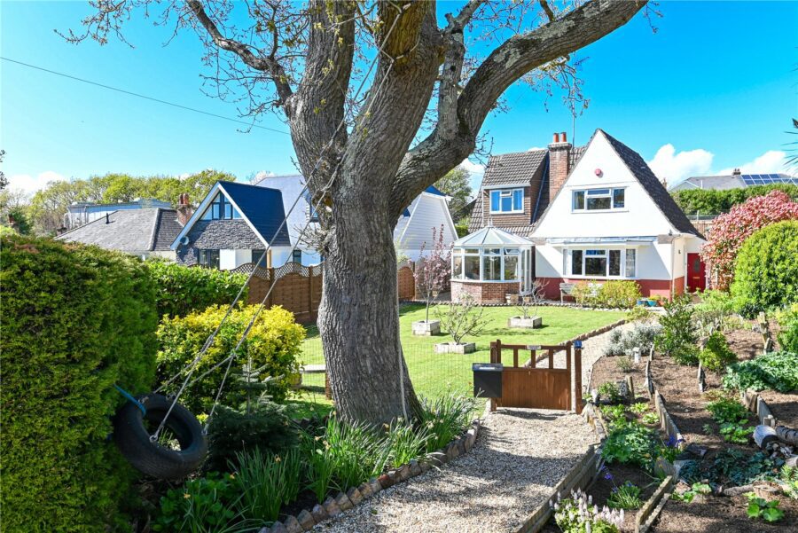 Oak Road, Ashley, New Milton, Hampshire, BH25 5BD