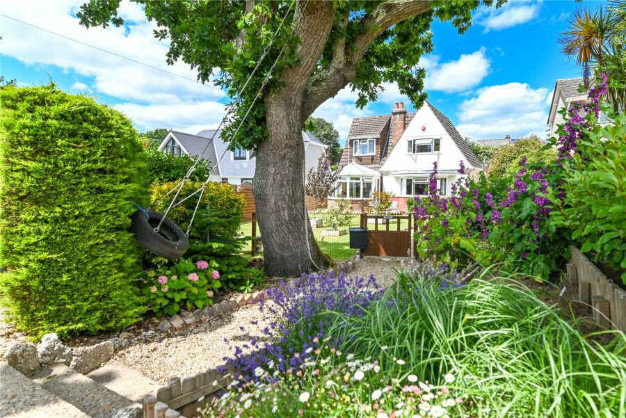 Oak Road, Ashley, New Milton, Hampshire, BH25 5BD
