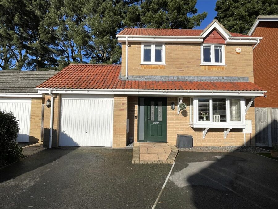 Elderflower Close, Highcliffe On Sea, Christchurch, Dorset, BH23 4FS