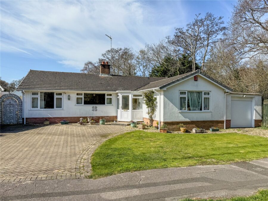Smugglers Lane South, Highcliffe On Sea, Christchurch, Dorset, BH23 4NF