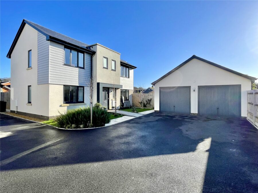 Meadowsweet Close, Highcliffe On Sea, Christchurch, Dorset, BH23 4FY